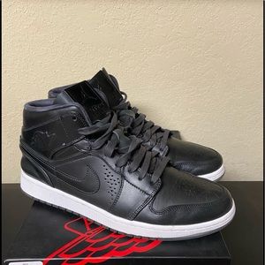 Air Jordan Retro 1 Nouveau Cool Grey Noir Black